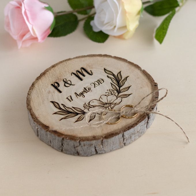 Porta anillos tronco de madera personalizado