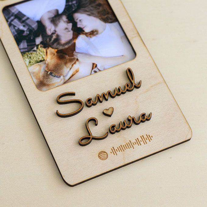 Portafotos madera personalizado novios