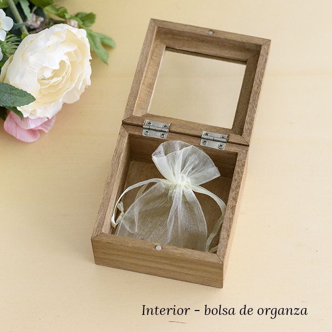 Caja de madera para alianzas